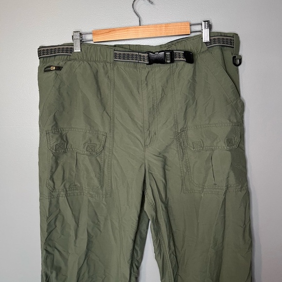 L.L. Bean Olive Belted Men’s Cargo Hiking Pants - Picture 3 of 9